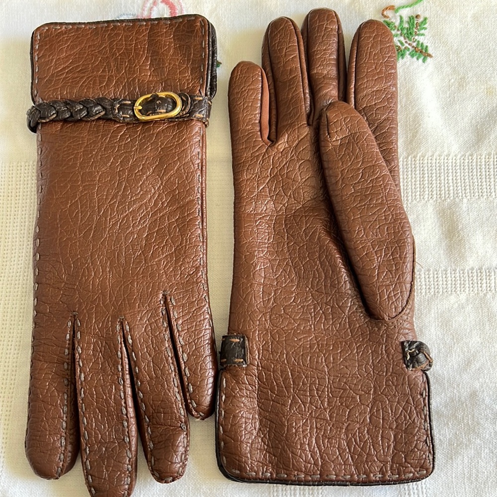 Vintage leather gloves